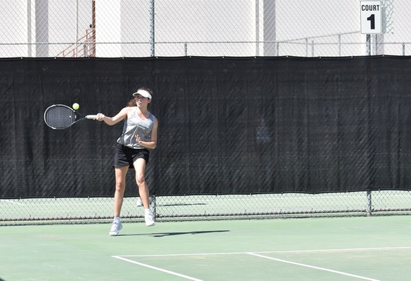 W Tennis; Eagles Split Final Two Matches of the Season with AVC